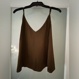 Bella Dahl olive green v neck cropped, swingy camisole